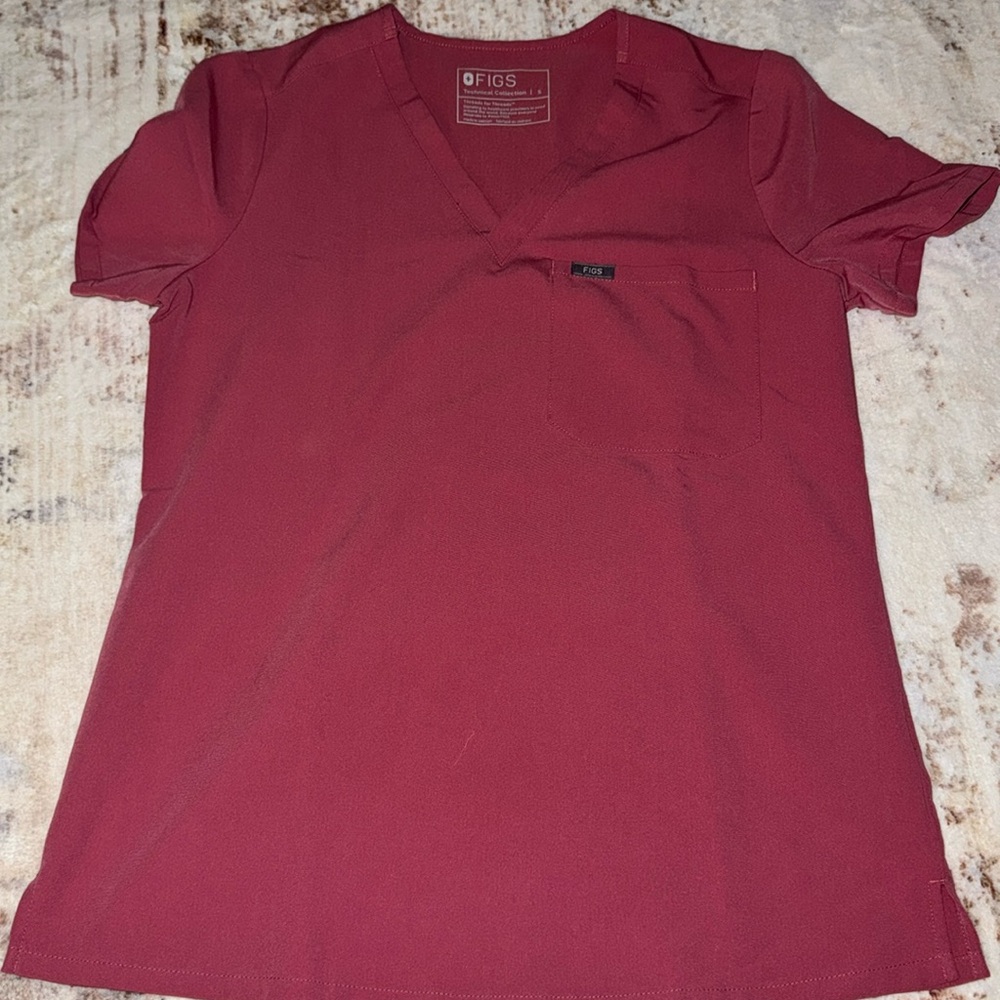 Figs scrub top (small)